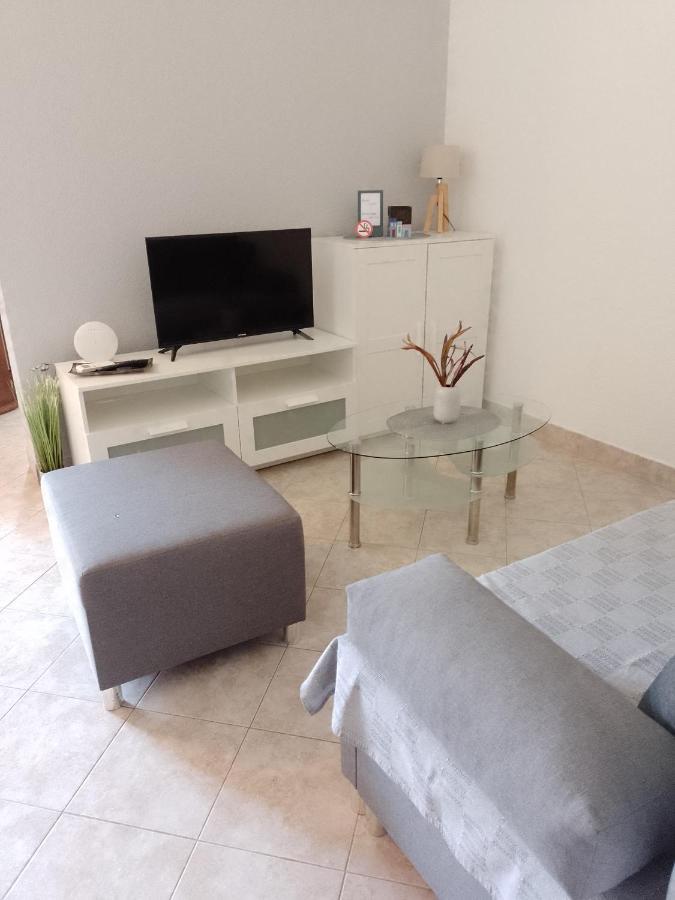 Martina 2 Appartement Bašanija Buitenkant foto